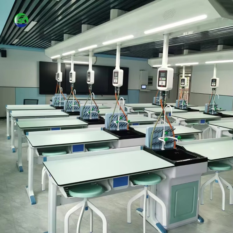 Nowoczesne stalowe wyposażenie – Medical Lab Center recenzja i cena